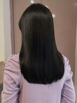 イルフレール(ill frere)&nbsp;ぱつっと　顔まわりレイヤー　暗髪　透明感　中津　梅田