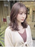 ピンクベージュ