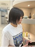 切りっぱなしボブ×顔周りレイヤー