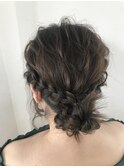 気取りすぎずラフなヘアーアレンジ
