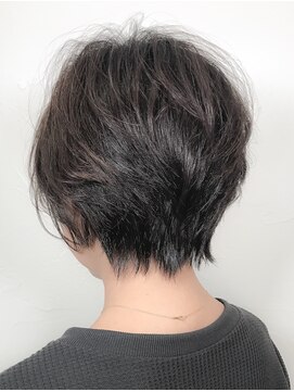 ウィロー(WILLOW) 【WILLOW】すきバサミを使わないショートヘア（井下貴史）