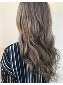 垢抜けた髪色に。ミルキーベージュカラー