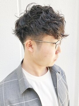 松田翔太さん風刈り上げパーマスタイル L キアラ Kchiara のヘアカタログ ホットペッパービューティー