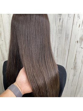 アンダーバーホワイト 南海難波店(_WHITE) 【＿white+】落ち着きのあるグレージュ×大人ロングスタイル