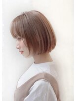 ブレンドバイハピネス(Blend by happiness)&nbsp;ミニボブ ヌーディベージュ 前下りボブ シースルーバング