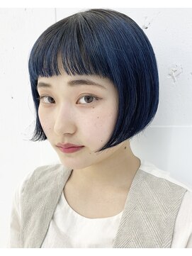 ソラ タビ(SORA tabi) ネイビーカラーとミニボブ