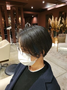 シュバルツ(schwarz) 前下がり卒業？丸みウェイトショート