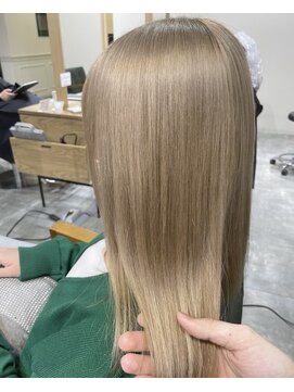 ジーナ 福岡天神(Zina) ハイトーンベージュ