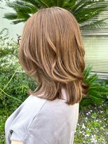 ナカオコアフュール(NAKAO COIFFURE)&nbsp;ミディアムレイヤー　ハイトーン　ミルクティーベージュ