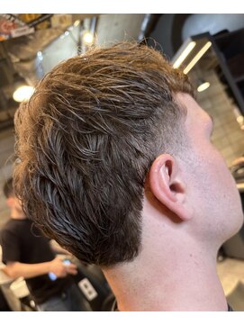 フランクスバーバー アンド ビアークラブ(FRANK'S BARBER and BEER CLUB) バーストフェード