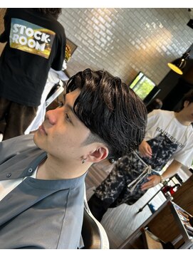 タフ バーバーショップ 大濠店(TOUGH BARBER SHOP) ニュアンスパーマ、センターパート！