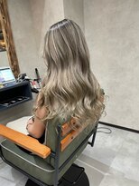 サニー 渋谷(SUNNY)&nbsp;バレイヤージュ、ハイライト、レイヤーロング、グレーベージュ