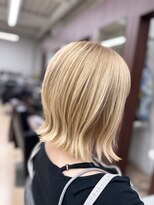 美容室 プークワ 中川春田駅前店&nbsp;ブロンドミルクティ×外ハネレイヤー