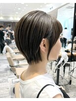 アフロート ルヴア(AFLOAT RUVUA)&nbsp;「岩田莉奈」40代50代に人気の似合わせ丸みショートボブ　新宿