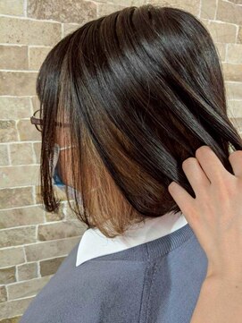 ジュリアンマーラ(Julien Mara) インナーカラー/小顔ボブ/ブリーチあり/暗髪×ベージュ/顔周り