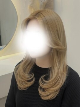 ラビス クローバー(Lovis clover) Miki 髪質改善　ツヤ髪スタイル