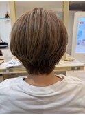 ショートボブ30代40代50代丸顔ブリーチ白髪ぼかしハイライト