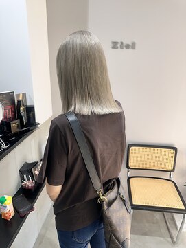 ジール(Ziel) グレー