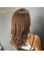 トリフォリウム 小牧店(TRIFOLIUM) 「ハイライトを活かしたブラウンアッシュ夏の透明感カラー」