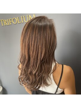 トリフォリウム 小牧店(TRIFOLIUM) 「ハイライトを活かしたブラウンアッシュ夏の透明感カラー」