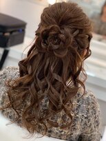 ヘアメイクアンドフォトスタジオ ベストシーン 有楽町 東京交通会館 お花アレンジ★ハーフアップ