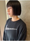 前上がりラインの重ためボブ