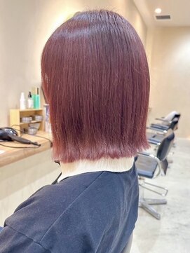 ヒビヲ(HIBIO) 横浜ペールピンクベージュカラータッセルボブ切りっぱなしボブ