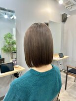 カミエ(kamie) 透明感あるグレージュボブ × 上質な艶感トリートメント
