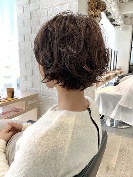 アーロン(aaron) 【サロンワーク】くしゅくしゅパーマのショートボブ。