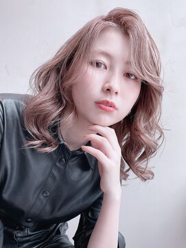 アイティーバイアルバム 藤沢店(IT by ALBUM) 韓国風ヨシンモリ_カーキグレージュマッシュショート_28549