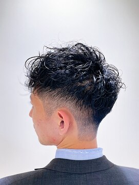 プレミアムバーバー 原宿店(PREMIUM BARBER produce by HIRO GINZA) 前下がり×無造作パーマ×トレンド/渋谷/原宿/表参道/バーバー