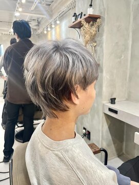 ソイルバイロミー(soil by ROMMY) 【金子真梨子】ブリーチ必須シルバーヘア