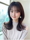 2wayバングでイメチェン！顔まわりレイヤーくびれヘアが人気◎