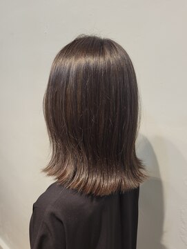 クンクンルーホーライシー(KUN KUN LU HO laishi) 透明感アッシュカラー