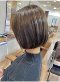 艶カラー×コンパクトなボブデザイン！