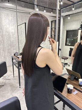 ジーナ 博多(Zina) ブリーチなしWカラー グレージュ×ロング