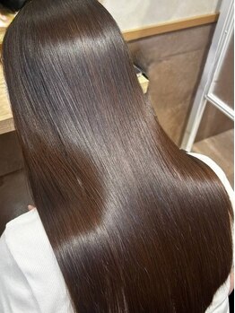 サカス(sacus)の写真/あきらめかけていた髪も《sacus》のオリジナルストレートで毛先までツヤ感たっぷりの柔らかな質感に！