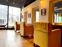 スーカヘア(SUKA hair)の雰囲気（落ち着いた雰囲気のカットブース［今池/吹上/メンズカット］）