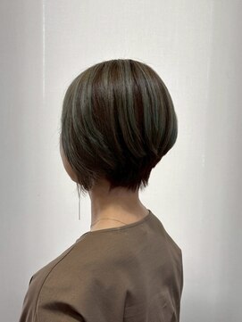 カミオ シオン(KAMIO CION) 【美フォルム×個性カラー！絶壁解消ショートボブ】