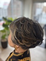 ルーチェ エ マジーア(luce e Magia.)&nbsp;地毛ハイライト白髪ぼかし白髪活かしショートハイライト40代50代