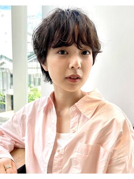 マッシュショート　パーマ　ブラウンカラー