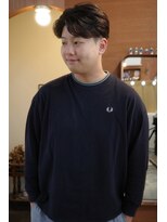 エディ(Edy)&nbsp;メンズセンターパートカルマパーマコンマバングカルマヘア岡山