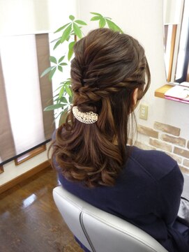 エイチワイヘアーデザイン(HY hair design) ハーフアップアレンジ