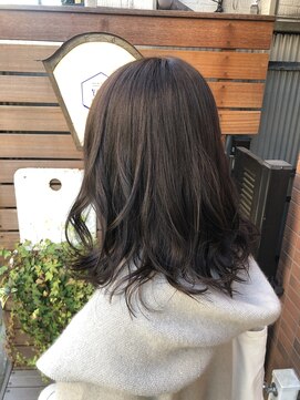 ヨナサン(Yona Saint) 透け感ブルージュカラー