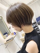 アンド ストーリーズ(&STORIES)&nbsp;柔らかい厚めバングショートボブ/20代/30代/40代/ハイライト