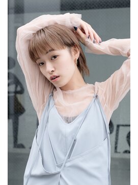 タリーゼ(TALISE) ホワイトミルクティー/刈り上げボブ/ミニボブ/ホワイトブリーチ