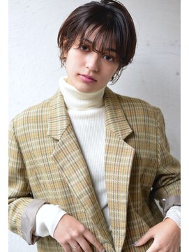 ロイジー(roijir) 表参道 roijir 耳掛けショート×透明感ショート