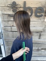 ビー(bee)&nbsp;シャドウルーツ