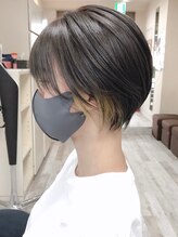 ヘアカタランクショート1位のイヤリングカラー×ショート☆ポイントで入れるお洒落がさりげない☆