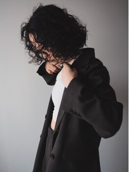 シニエ(Signet)の写真/「無造作なのにお洒落」フレンチスタイル~ハード系まで個性を映し出すパーマ